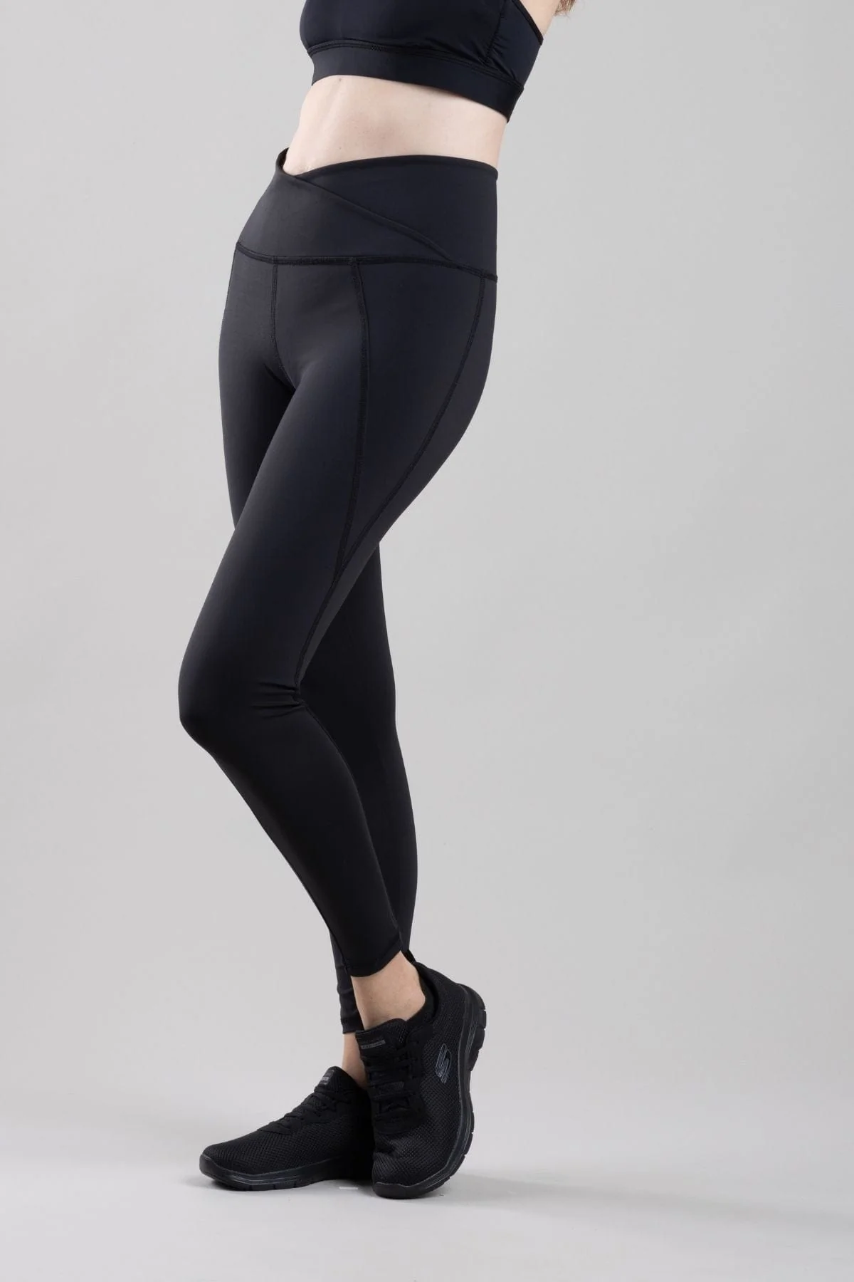 Active Maternity & Postpartum Legging with Mesh Pocket - Image 4